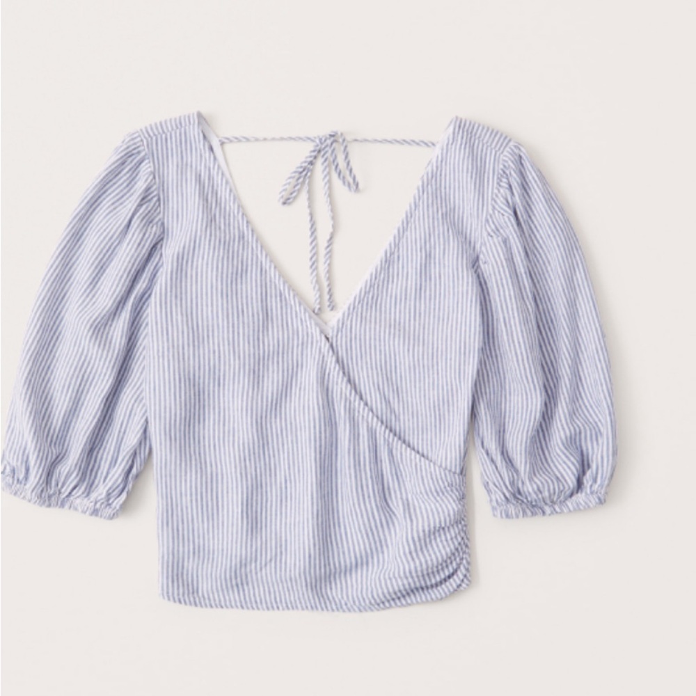 Super cute A&F top